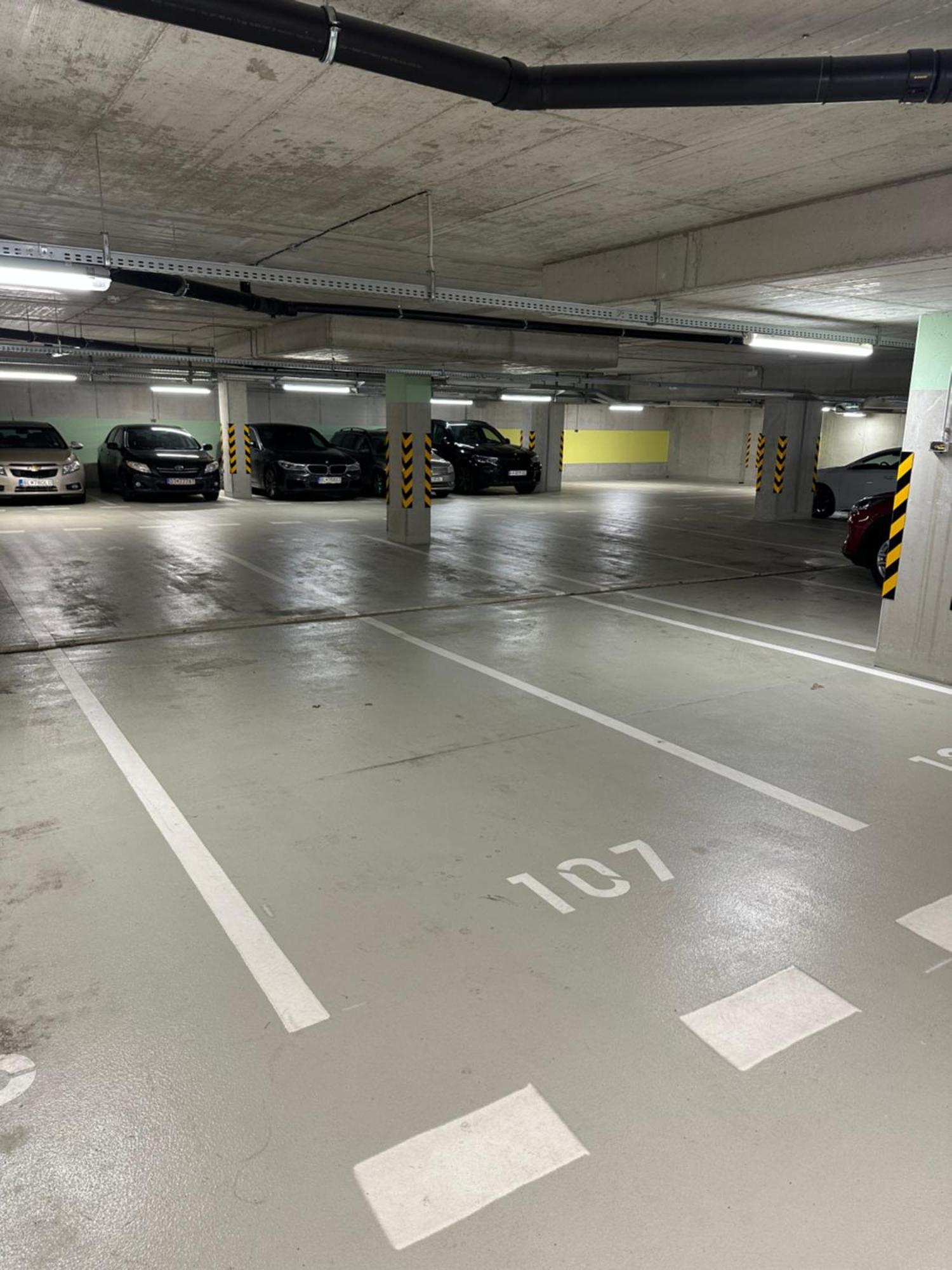 Ein Park Apartment With Free Parking Bratislava Extérieur photo