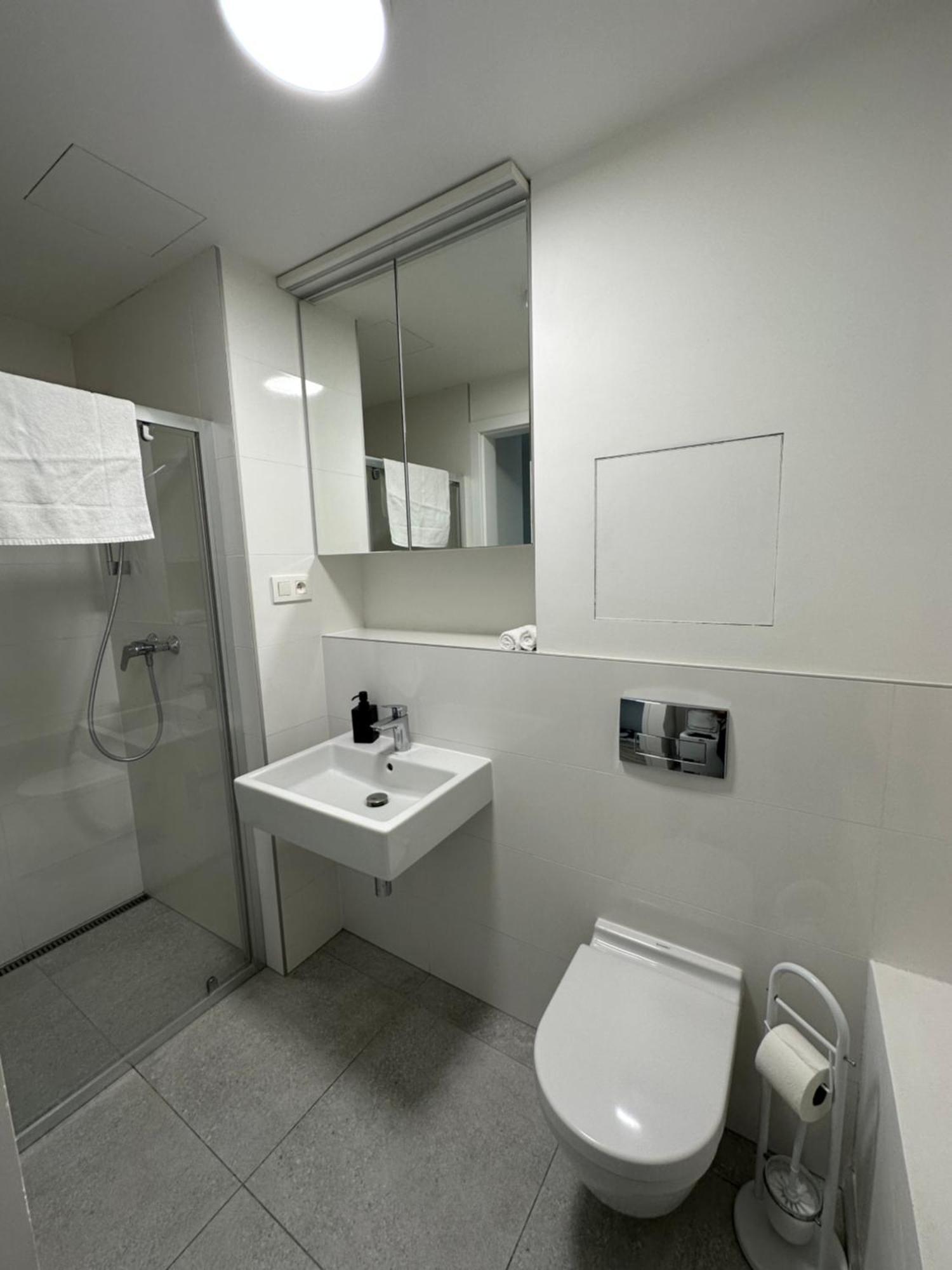 Ein Park Apartment With Free Parking Bratislava Extérieur photo