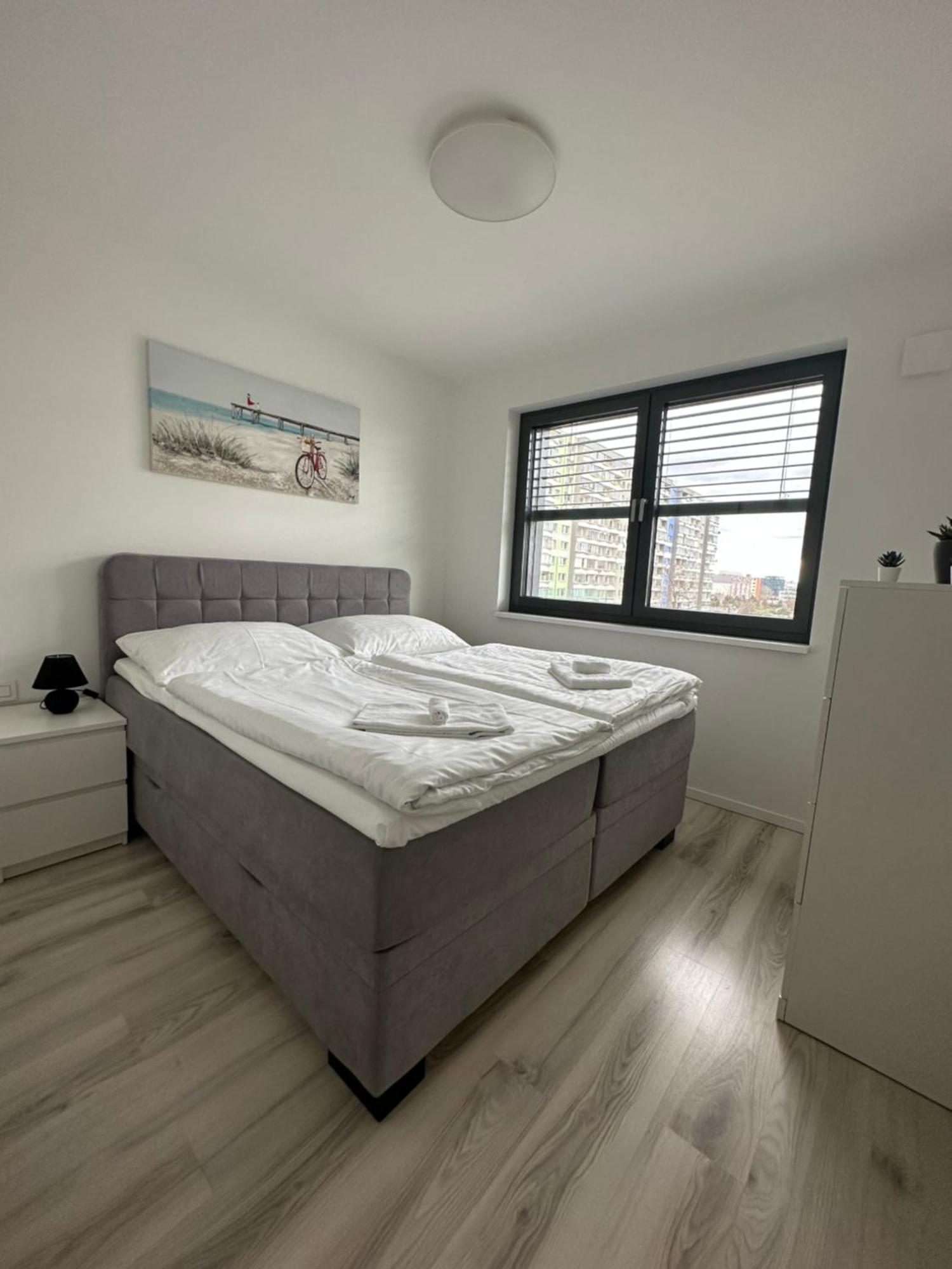 Ein Park Apartment With Free Parking Bratislava Extérieur photo