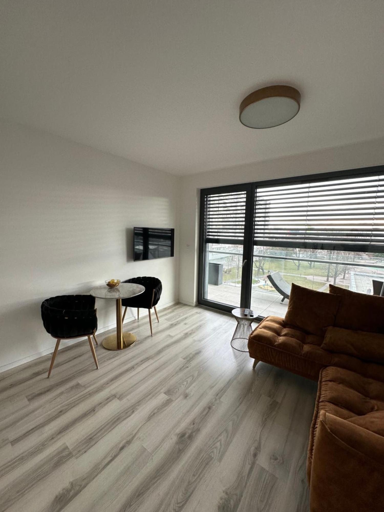 Ein Park Apartment With Free Parking Bratislava Extérieur photo